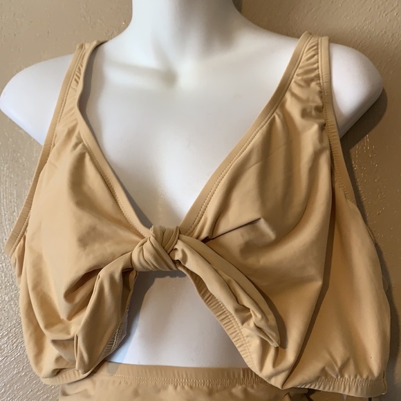 Fashion Nova 2-pc front twist Beachy Summer Swimwear - Picture 2 of 6